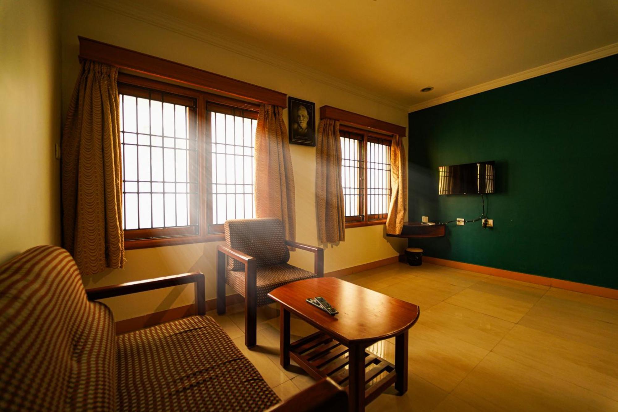 Ramana Towers Apartment Tiruvannamalai Exterior photo