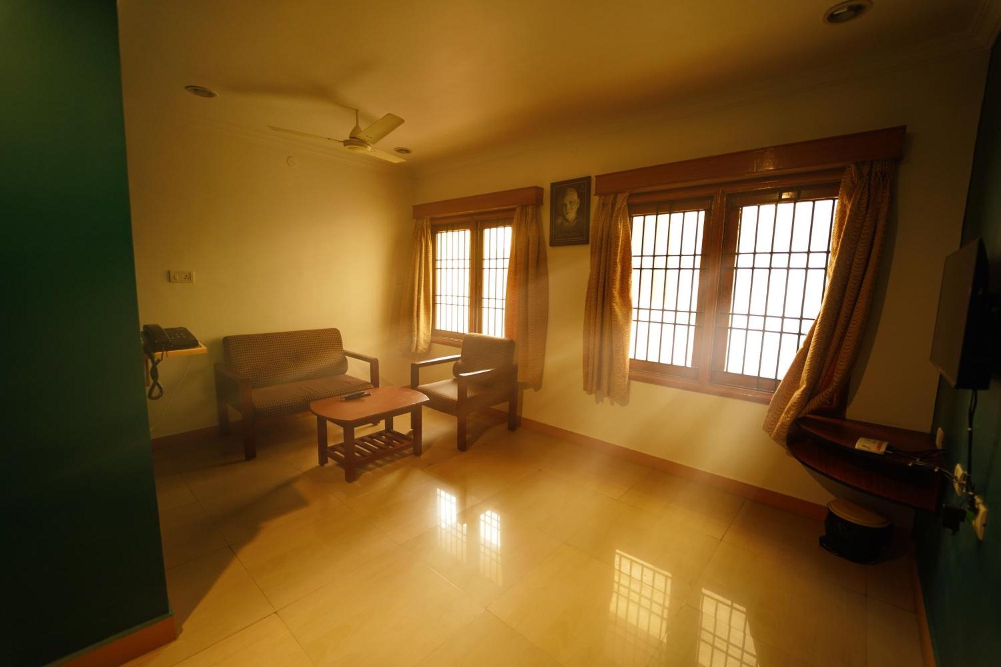 Ramana Towers Apartment Tiruvannamalai Exterior photo